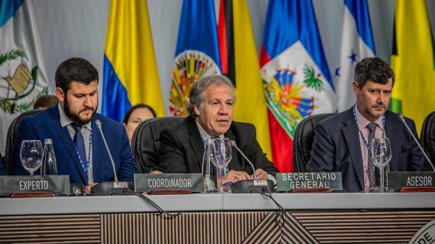 Alrededor de 5,000 venezolanos salen de su país huyendo por la situación actual