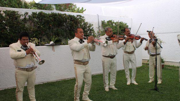 Comunidad mexicana conmemora 209 aniversario de la Independencia