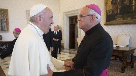 Ramazzini asume como Cardenal, investido por Papa Francisco