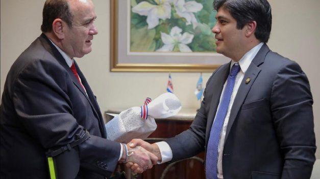 Presidente de Costa Rica y Alejandro Giammattei acuerdan trabajo conjunto por integración CA