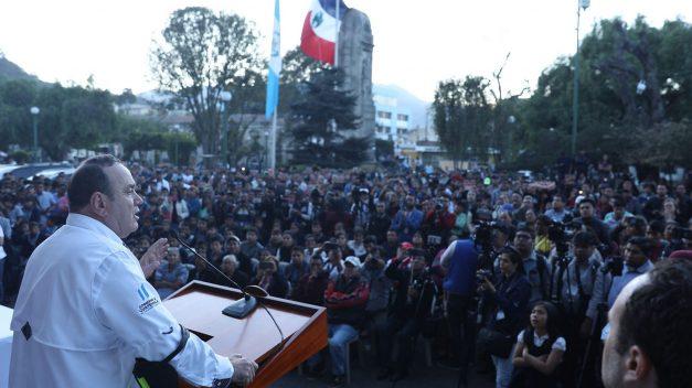 Presidente Giammattei inaugura en Quetzaltenango programa de internet gratuito
