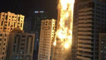 Devastador incendio en emblemático edificio de Emiratos Árabes Unidos