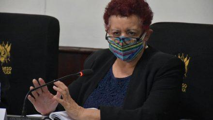 Ministra Salud admite que se estudia, en plena pandemia, salida de misión humanitaria médicos cubanos