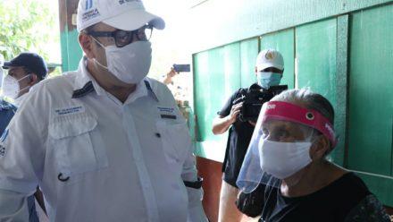 Giammattei insiste en responsabilidad de ciudadanos de protegerse pandemia