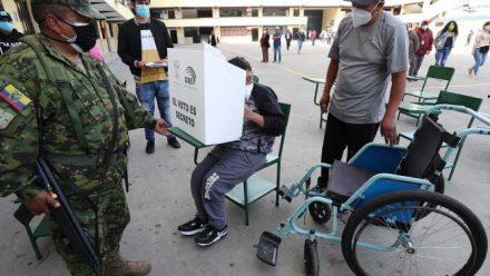 Se impone candidato conservador en elecciones presidenciales ecuatorianas