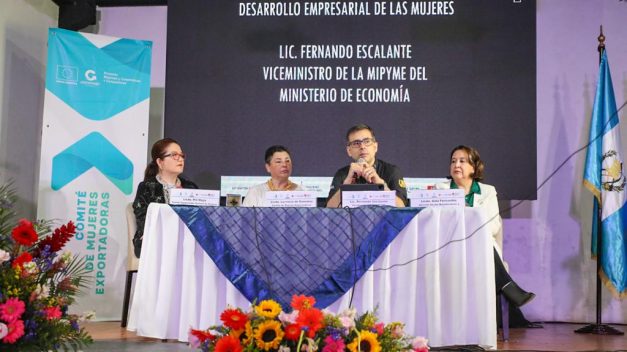 Mujeres empresarias se reúnen en el Summit de Mujeres Exportadoras 2023 en Cobán para promover negocios, exportación y networking